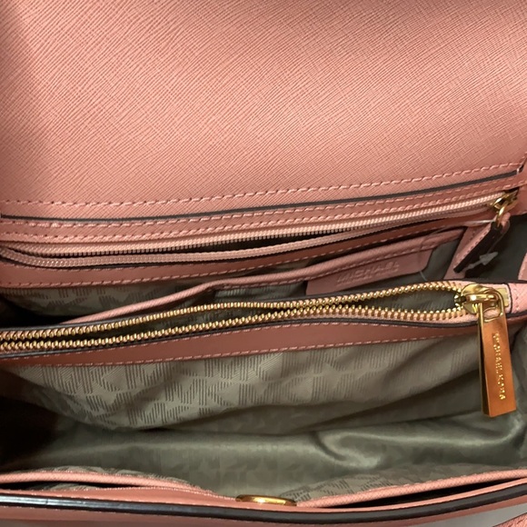 Michael Kors Bag SOLD - Picture 5 of 11